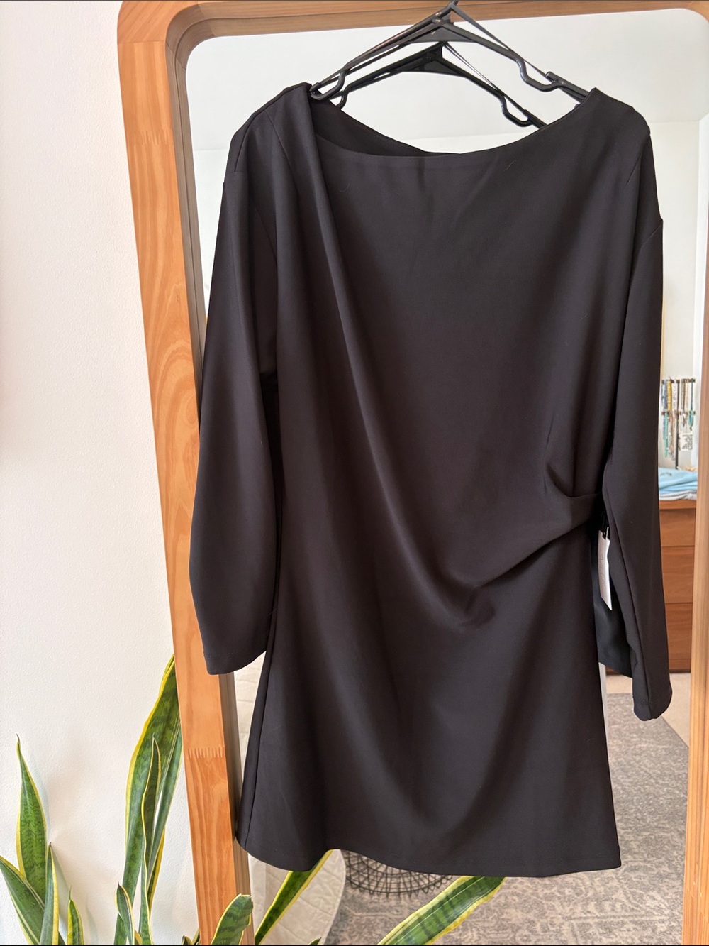 NWT -ASTR the label black long sleeve dress